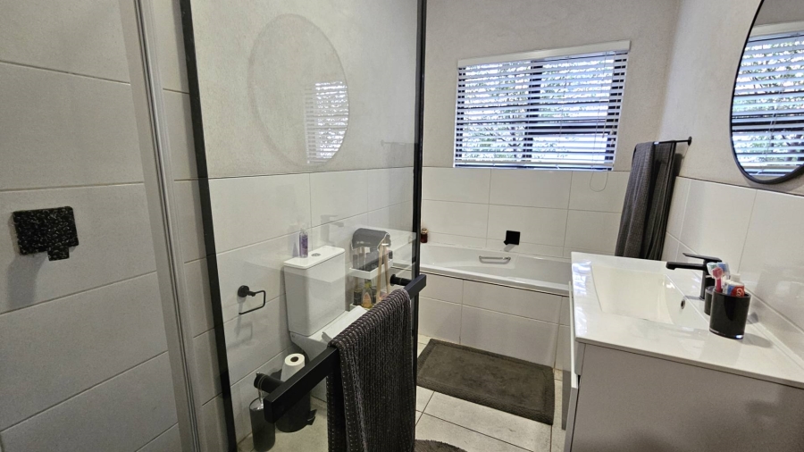 3 Bedroom Property for Sale in Melodie North West